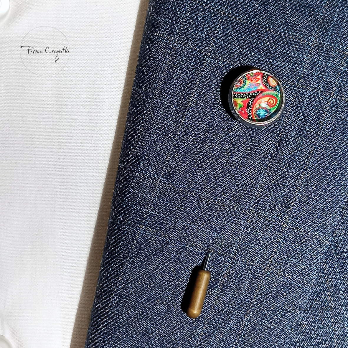 Klaaspärliga kravatinõel "Värviline muinasjutt"