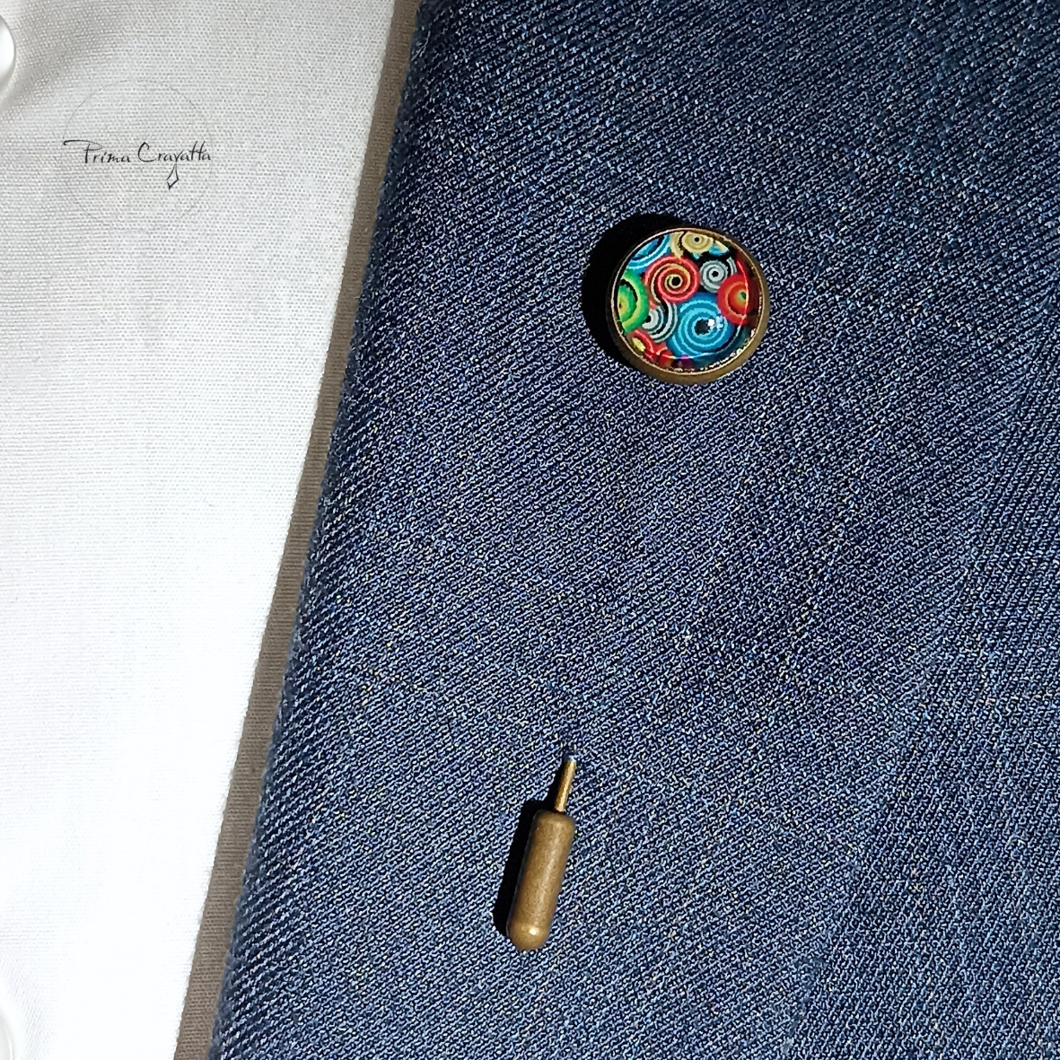 Klaaspärliga kravatinõel "Värvilised spiraalid"